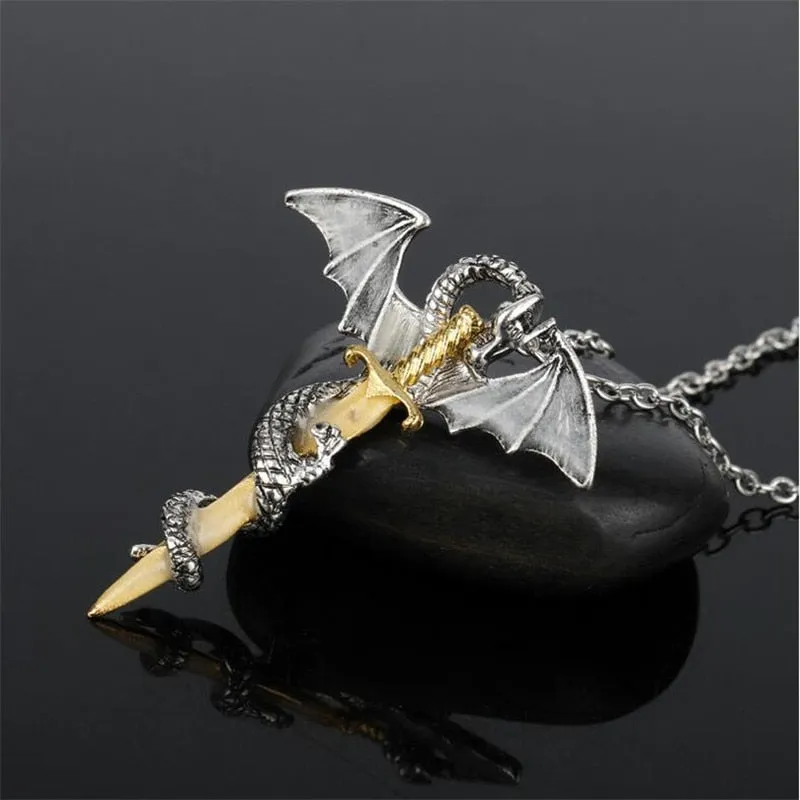 Luminous Jewelry Dragon Sword Pendant Necklace Game Of Throne Neck lace Glow In The Dark Anime Necklace