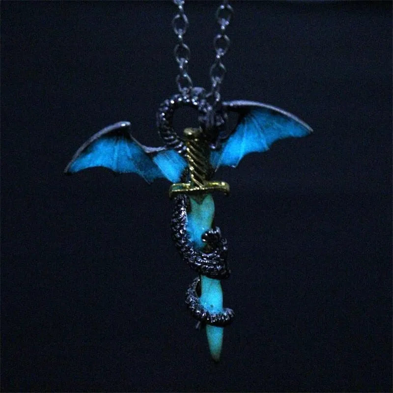 Luminous Jewelry Dragon Sword Pendant Necklace Game Of Throne Neck lace Glow In The Dark Anime Necklace